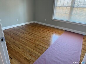 57 Hollis Dr in Meriden, CT - Building Photo - Building Photo