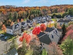 72 River Birch Cir in Princeton, NJ - Foto de edificio - Building Photo