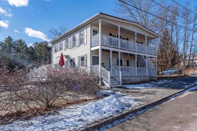 5 Rosemont Ave, Unit 2 in Manchester, NH - Foto de edificio - Building Photo