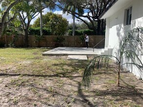 10 NE 59th St in Miami, FL - Building Photo - Building Photo