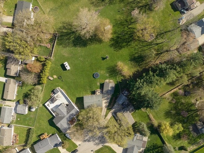 1429 Columbus Dr in Waterloo, IA - Building Photo - Building Photo
