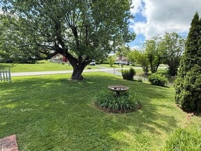 604 Ridgeview Dr in Johnson City, TN - Building Photo - Building Photo