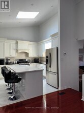 232 Hillcrest Ave in Toronto, ON - Building Photo - Building Photo
