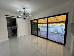 15896 Kilmarnock Dr in Miami Lakes, FL - Building Photo - Building Photo