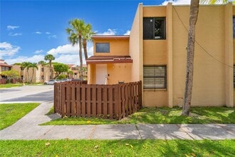 341 W Park Dr in Miami, FL - Building Photo - Building Photo