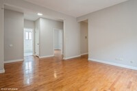 808 W Lakeside Pl in Chicago, IL - Building Photo - Building Photo