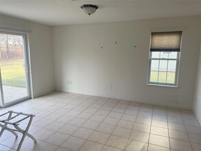 143 Montgomery St, Unit 13U-5 in Goshen, NY - Building Photo - Building Photo
