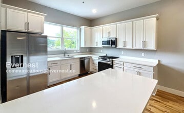 1067 Montague Pl in Chattanooga, TN - Foto de edificio - Building Photo