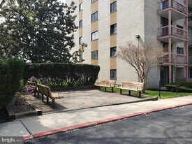 130 Slade Ave in Pikesville, MD - Building Photo