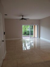 6543 Catalina Ln in Tamarac, FL - Building Photo - Building Photo