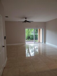 6543 Catalina Ln in Tamarac, FL - Building Photo - Building Photo