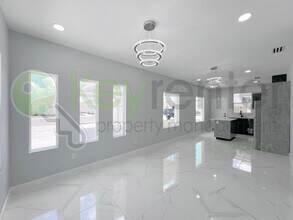 913 N Woodson Ave in Edinburg, TX - Building Photo - Building Photo