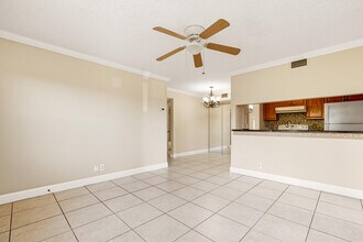 7091 Golf Colony Ct in Greenacres, FL - Building Photo - Building Photo