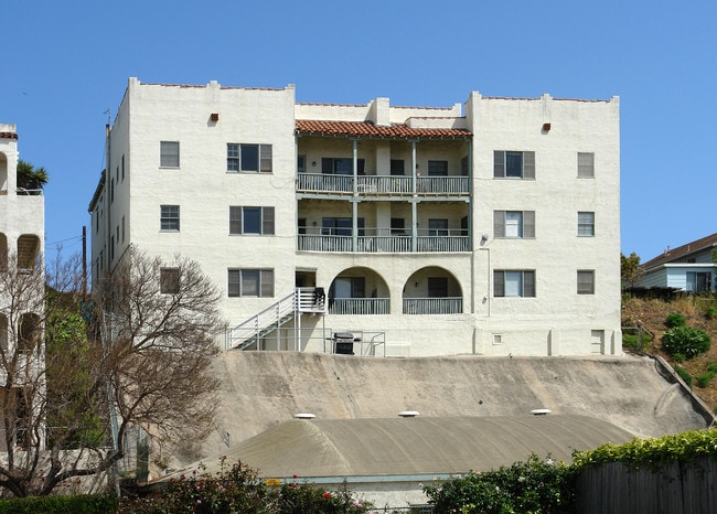 Miramar Apartments in Ventura, CA - Building Photo - Building Photo