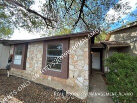 6820 Oldham in San Antonio, TX - Building Photo