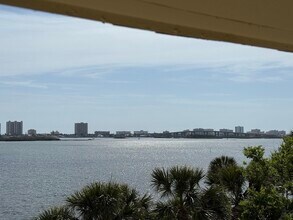 3131 S Ridgewood Ave, Unit River Club in South Daytona, FL - Foto de edificio - Building Photo
