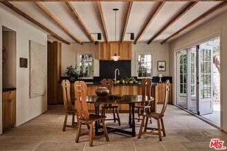 2027 Laughlin Park Dr in Los Angeles, CA - Building Photo - Building Photo