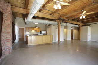 Lofts at 415 in St. Joseph, MO - Building Photo - Interior Photo