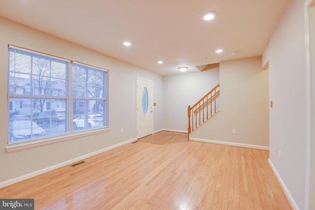 160 Langdon Farm Cir in Odenton, MD - Building Photo - Building Photo