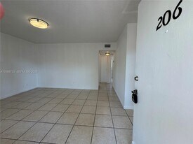 4732 SW 33rd Ave in Fort Lauderdale, FL - Building Photo