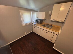 633-635 Weston Wy in Pittsburgh, PA - Building Photo - Building Photo