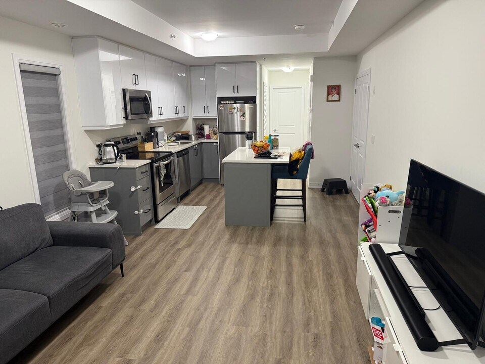 2635 William Jackson Dr in Pickering, ON - Building Photo