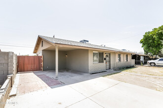 5807 W Osborn Rd in Phoenix, AZ - Building Photo - Building Photo