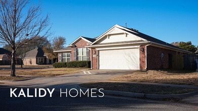 13049 SW 5th St in Yukon, OK - Foto de edificio - Building Photo