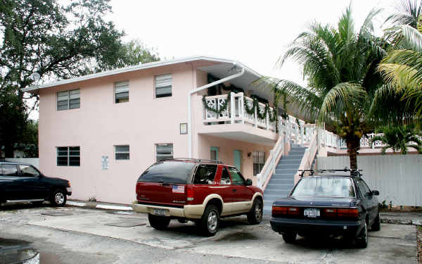 Sea Diamond Apartments in Fort Lauderdale, FL - Building Photo - Building Photo