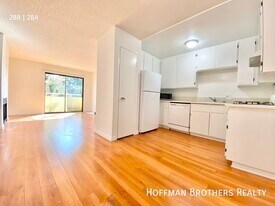 2724 Abbot Kinney Blvd, Unit 309 in Los Angeles, CA - Building Photo