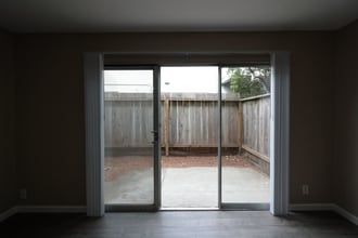 2220 Lake Rd in Belmont, CA - Building Photo - Building Photo