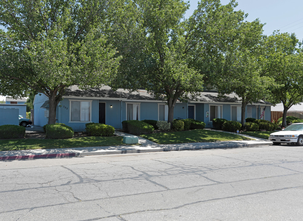 The Loft Townhomes in Clovis, CA - Building Photo