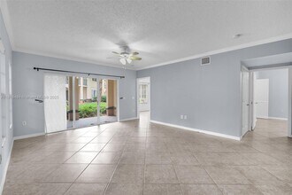 2474 Centergate Dr in Miramar, FL - Building Photo - Building Photo