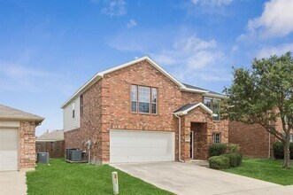 10444 Turning Leaf Trail in Fort Worth, TX - Building Photo - Building Photo