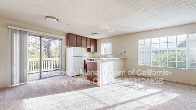 1300 Slater St in Santa Rosa, CA - Foto de edificio - Building Photo
