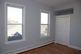 4 Munroe St, Unit 5 munroe-1 in Somerville, MA - Building Photo - Building Photo