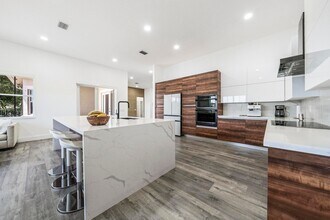 1250 Placid Ct in Weston, FL - Building Photo - Building Photo