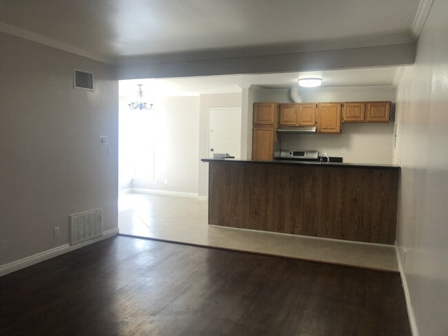 18620 Hatteras St, Unit 286 in Los Angeles, CA - Building Photo - Building Photo