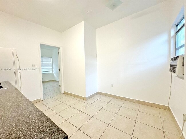 5835 SW 4th St in Miami, FL - Building Photo - Building Photo