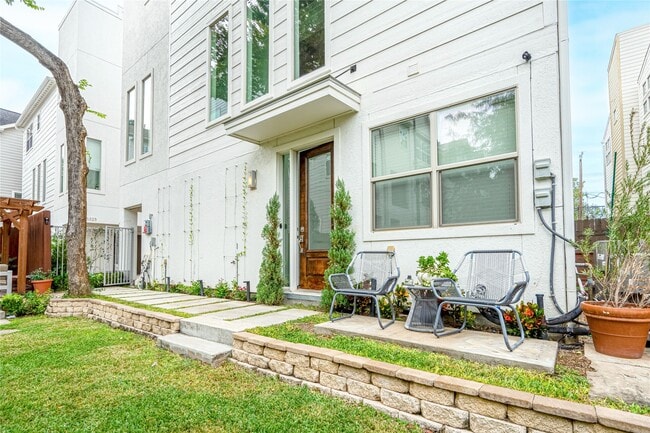 property at 5321 Lillian St