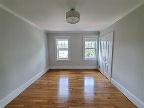 22 Concord Ave in Cambridge, MA - Foto de edificio - Building Photo