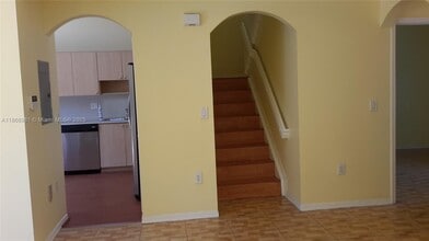 8510 NW 138th Terrace in Miami Lakes, FL - Building Photo - Building Photo