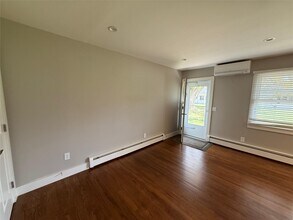 55075 Main Rd in Southold, NY - Building Photo - Building Photo