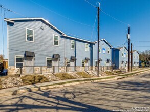 143 Lucas St in San Antonio, TX - Building Photo - Building Photo