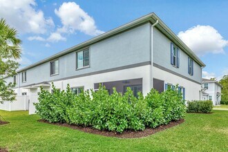 601 Waters Edge Ln in Port St. Lucie, FL - Building Photo - Building Photo