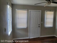 916 NW 2nd St photo'