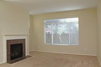 937 SE Elina Ave in Hillsboro, OR - Building Photo - Building Photo