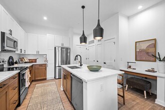 The Rowe at Commonwealth in Charlotte, NC - Building Photo - Building Photo