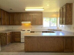 2610 Pernie Trl in Redding, CA - Building Photo - Building Photo