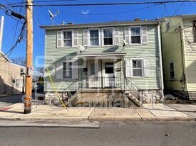 402 S Washington St in Gettysburg, PA - Building Photo